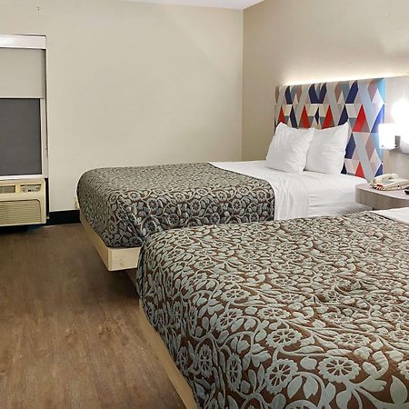Days Inn & Suites By Wyndham Peachtree Corners Norcross Exteriör bild