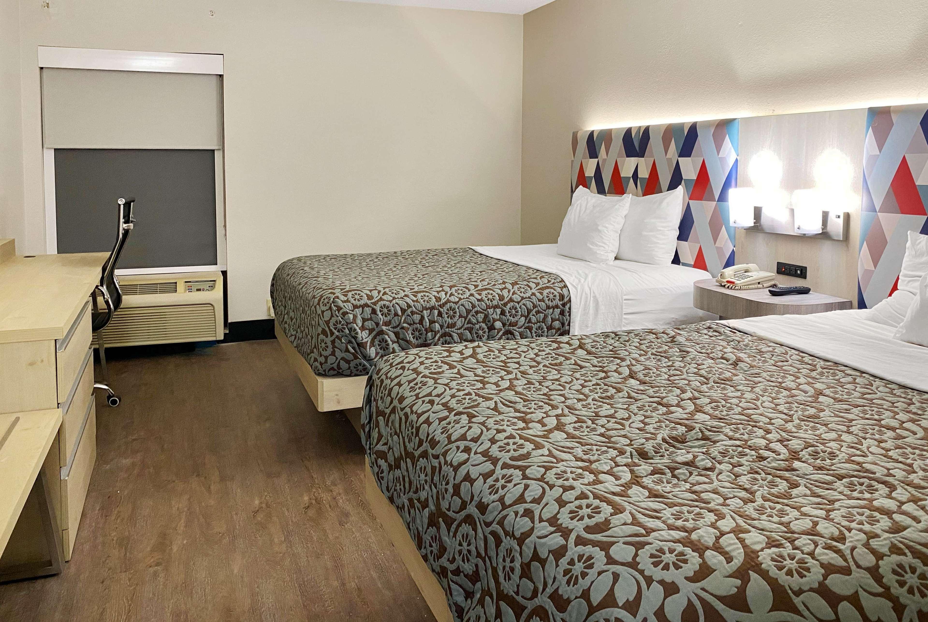 Days Inn & Suites By Wyndham Peachtree Corners Norcross Exteriör bild