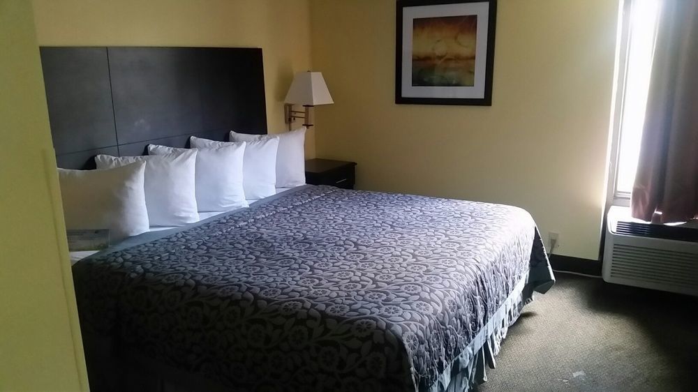 Days Inn & Suites By Wyndham Peachtree Corners Norcross Exteriör bild