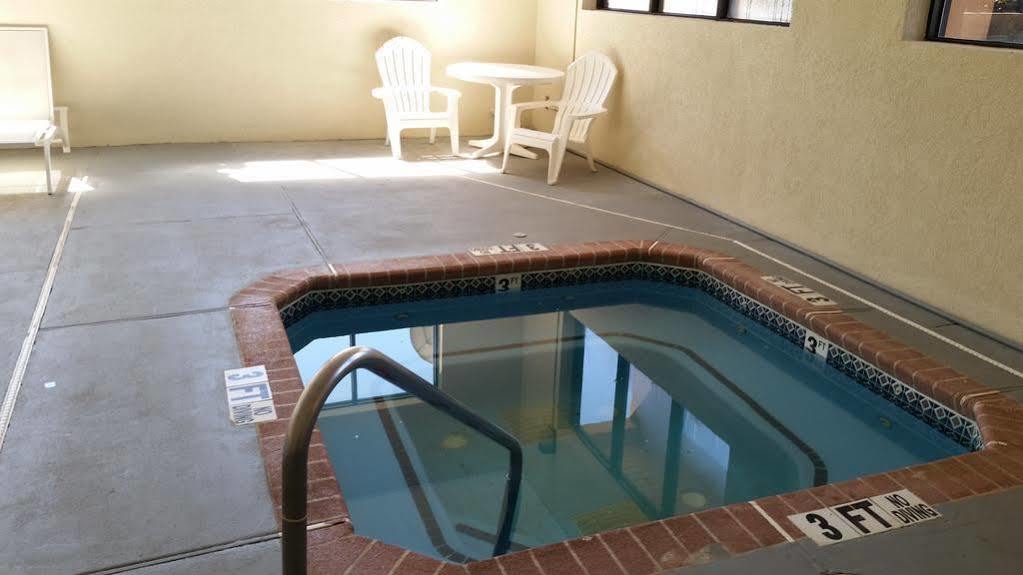Days Inn & Suites By Wyndham Peachtree Corners Norcross Exteriör bild