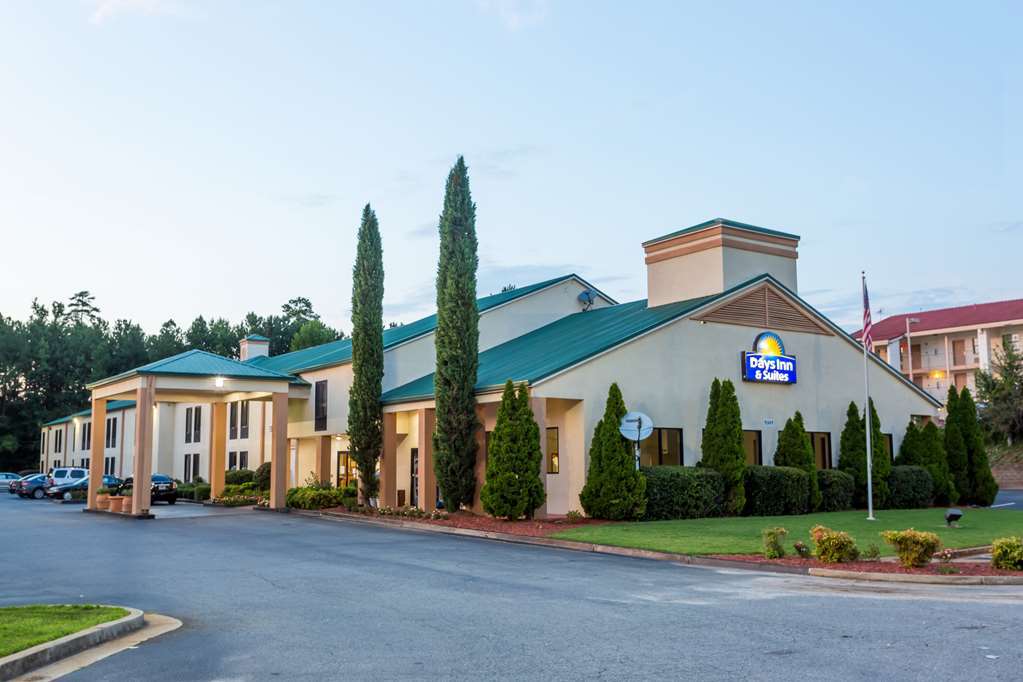 Days Inn & Suites By Wyndham Peachtree Corners Norcross Exteriör bild